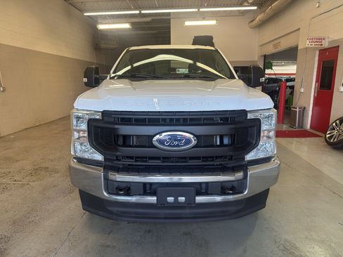 Used 2022 Ford F350 XL w/ Power Equipment Group image 2