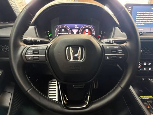 Used 2025 Honda Accord Sport image 17