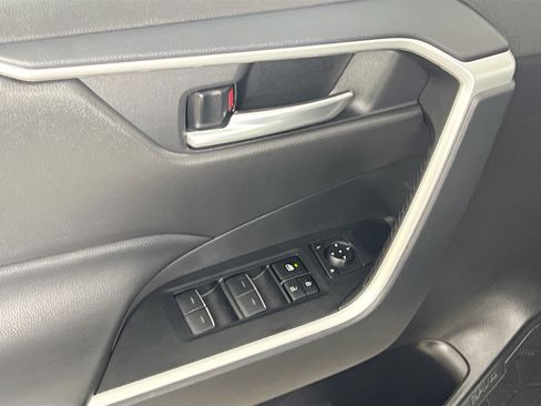 Used 2024 Toyota RAV4 XLE w/ Convenience Package FWD image 17