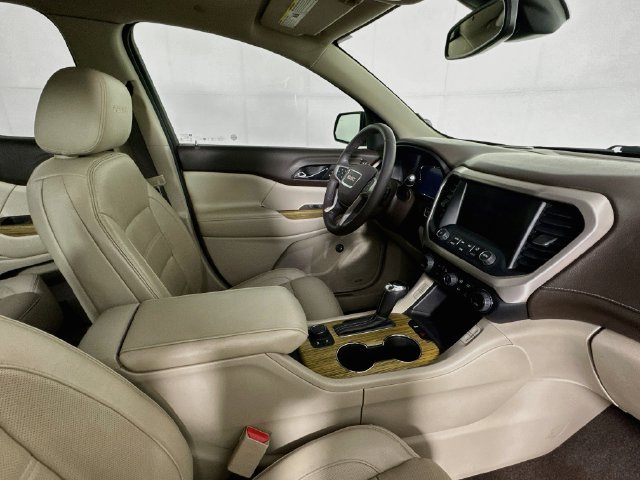 Used 2018 GMC Acadia Denali w/ Technology Package FWD image 26