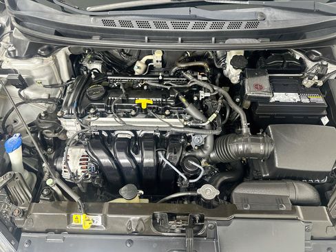 Used 2013 Hyundai Elantra GLS FWD image 29