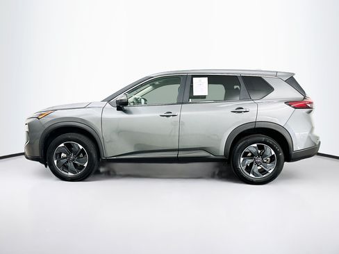 Used 2024 Nissan Rogue SV AWD/4WD image 4