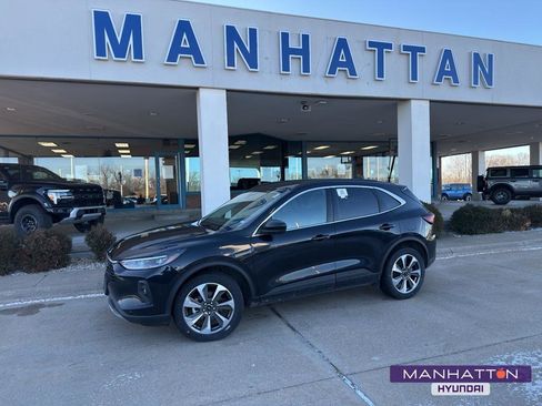 Used 2024 Ford Escape Platinum image 1