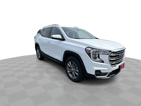 Certified 2022 GMC Terrain SLT w/ Infotainment Package II image 2