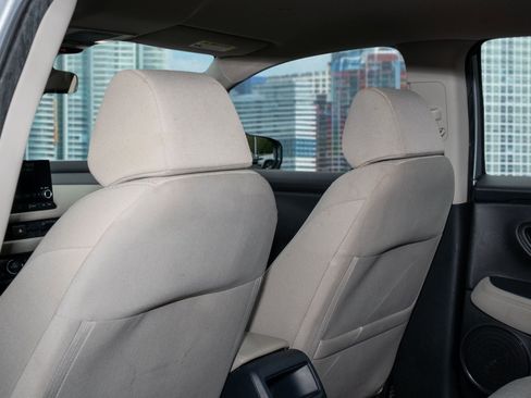 Certified 2023 Honda HR-V LX image 17