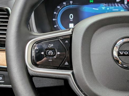 Used 2025 Volvo XC90 B6 Plus image 37