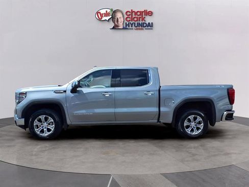 Used 2025 GMC Sierra 1500 SLT image 2