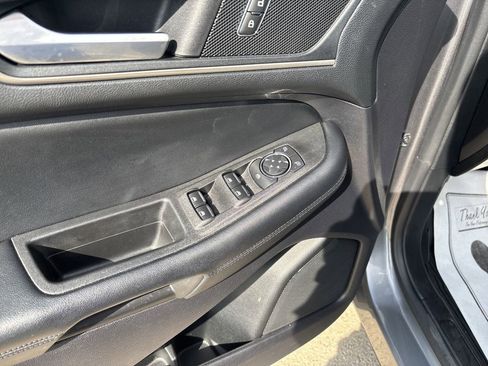 Used 2022 Ford Edge SEL w/ Convenience Package image 14