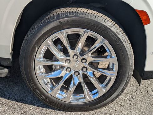 Used 2021 Cadillac Escalade ESV Premium Luxury w/ LPO, Radiant Package image 11