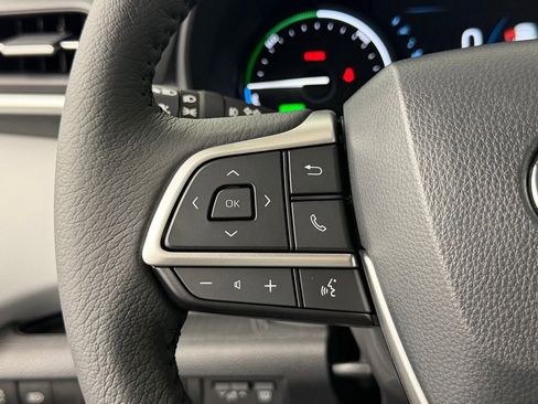 Used 2026 Toyota Sienna XLE FWD image 28
