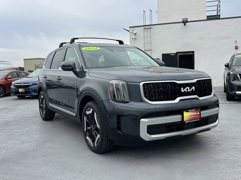Certified 2024 Kia Telluride EX image 8