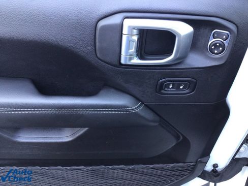 Used 2022 Jeep Wrangler Unlimited Sahara w/ Cold Weather Group image 10