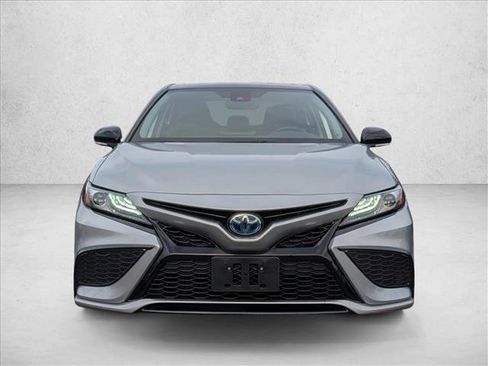 Used 2022 Toyota Camry XSE image 2