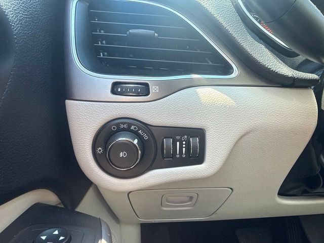 Used 2021 Jeep Cherokee Latitude Lux AWD/4WD image 13