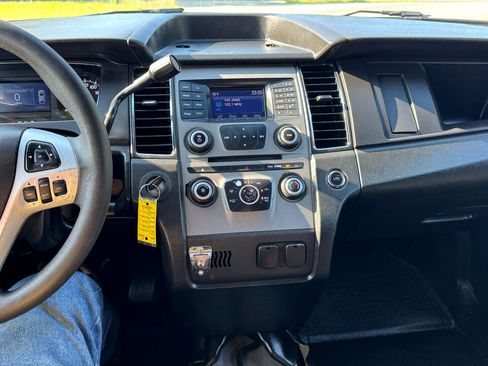 Used 2016 Ford Taurus Police Interceptor AWD image 14