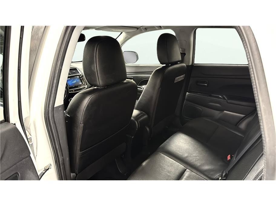 Used 2016 Mitsubishi Outlander Sport SEL FWD image 19