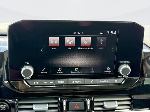Used 2025 Nissan Pathfinder SV FWD image 19