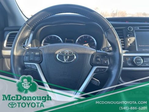 Used 2018 Toyota Highlander XLE image 14