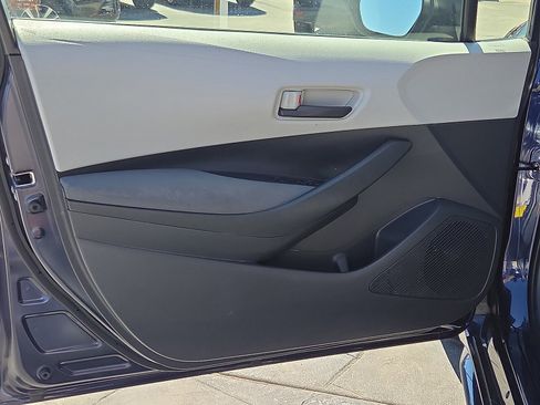Used 2022 Toyota Corolla LE w/ Carpet Mat Package (TMS) image 8