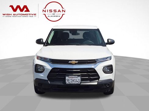 Used 2023 Chevrolet TrailBlazer LS FWD image 2