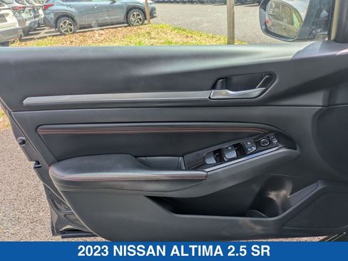 Used 2023 Nissan Altima 2.5 SR FWD image 12