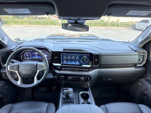 Used 2025 Chevrolet Silverado 1500 LT Trail Boss w/ Convenience Package II image 12