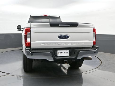 Used 2017 Ford F250 Lariat w/ Lariat Value Package AWD/4WD image 8