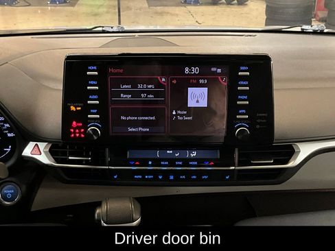 Used 2024 Toyota Sienna XLE image 10