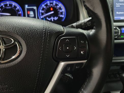 Used 2019 Toyota Highlander SE AWD/4WD image 24