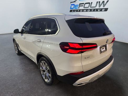 New 2026 BMW X5 xDrive50e image 17
