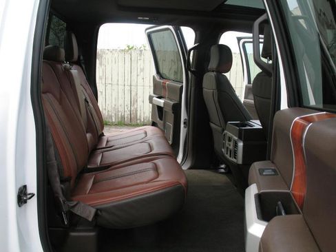 Used 2019 Ford F150 King Ranch w/ Equipment Group 601A Luxury AWD/4WD image 32