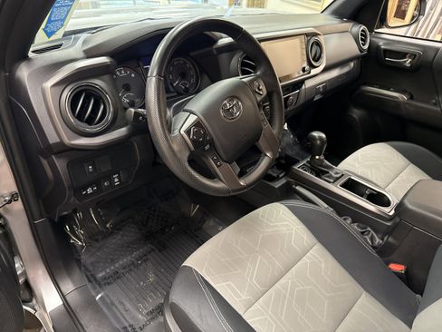 Used 2023 Toyota Tacoma TRD Sport image 35
