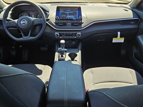 Used 2025 Nissan Altima 2.5 S FWD image 8