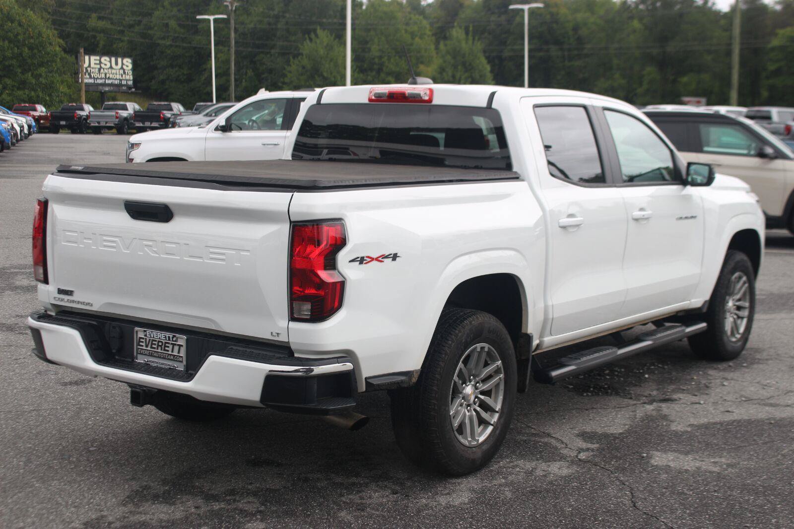 Used 2024 Chevrolet Colorado LT AWD/4WD image 7