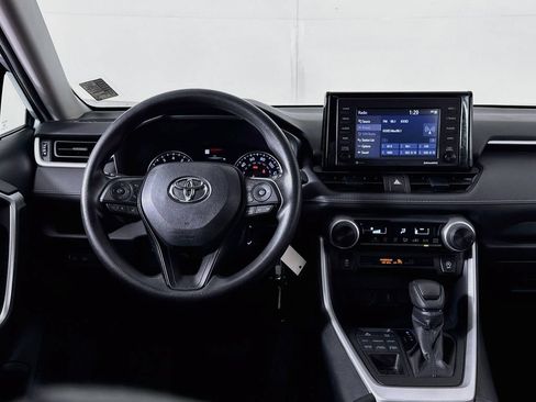 Used 2021 Toyota RAV4 LE AWD/4WD image 13