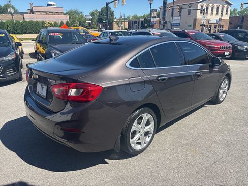 Used 2017 Chevrolet Cruze Premier FWD image 5