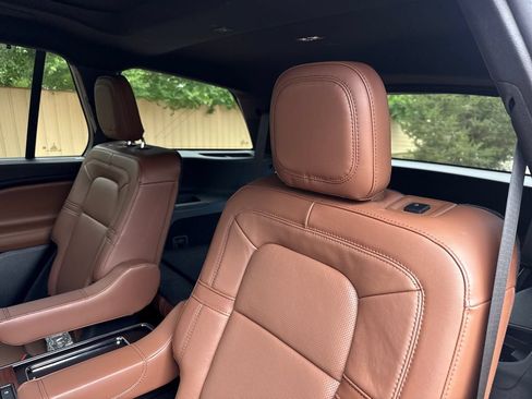 Certified 2023 Lincoln Aviator Reserve w/ Equipment Group 201A AWD/4WD image 23