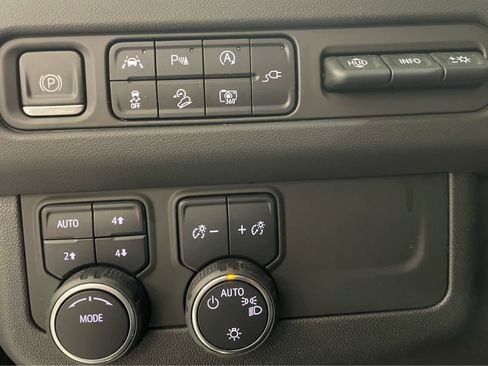 Used 2022 Chevrolet Tahoe High Country image 25