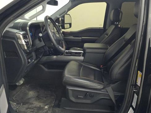 Used 2025 Ford F250 Lariat w/ Tremor Off-Road Package image 3