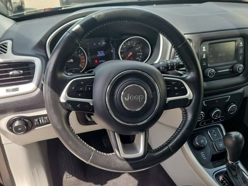 Used 2018 Jeep Compass Latitude w/ Cold Weather Group AWD/4WD image 22