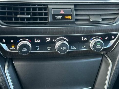 Used 2018 Honda Accord Touring image 20