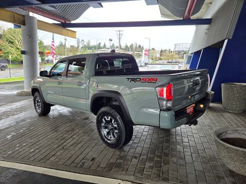Used 2023 Toyota Tacoma TRD Off-Road w/ Technology Package image 7