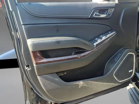 Used 2019 GMC Yukon SLT w/ Open Road Package AWD/4WD image 28