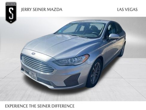 Used 2020 Ford Fusion SE FWD image 1