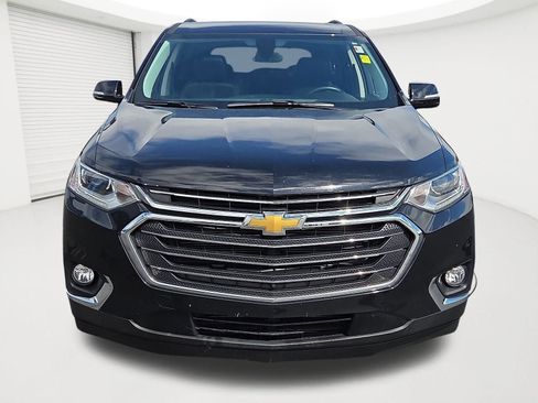 Used 2019 Chevrolet Traverse LT w/ LT Premium Package image 2