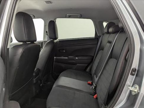 Used 2024 Mitsubishi Outlander Sport SE image 17