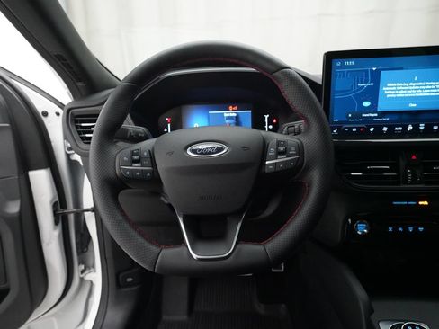 Used 2024 Ford Escape ST-Line w/ Tech Pack #1 AWD/4WD image 4