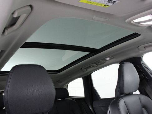 Certified 2023 Volvo XC60 T8 Plus w/ Climate Package AWD/4WD image 23