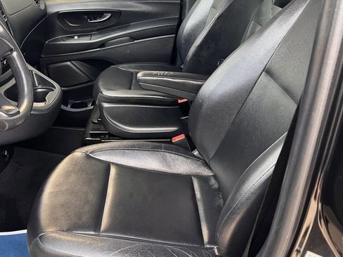 Used 2018 Mercedes-Benz Metris Passenger image 14