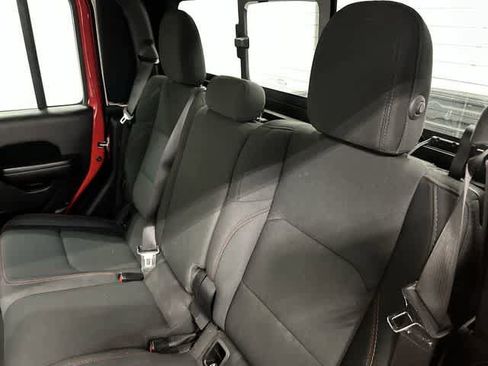 Used 2021 Jeep Gladiator Rubicon AWD/4WD image 14